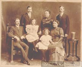 Cecilia Grierson con hermanos y sobrinos.