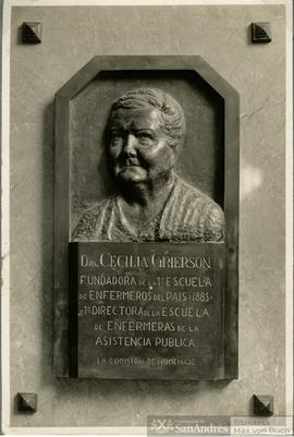 Placa homenaje a Cecilia Grierson.